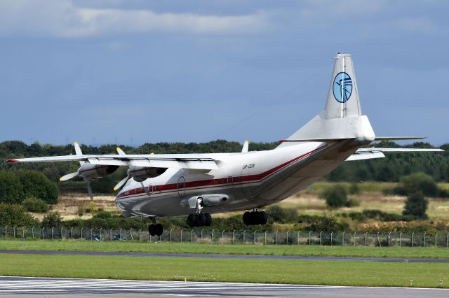 Antonov An-12 (UR-CGW)