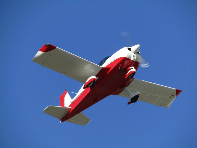 Grumman Tr2 (N5705L) - Taking off RWY 24