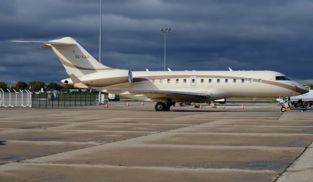 Bombardier Global Express (OE-LAA)