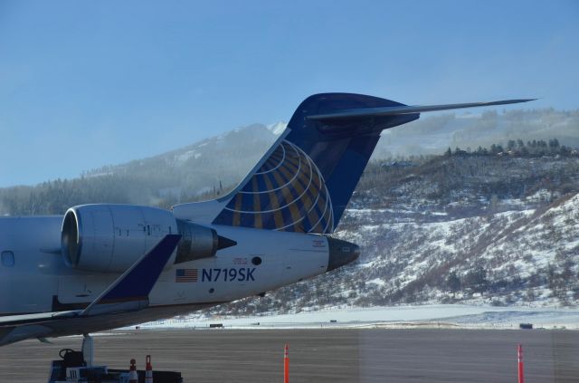 Canadair Regional Jet CRJ-700 (N719SK)