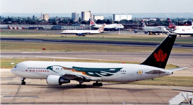 C-GBZR — - London Heathrow July 2001