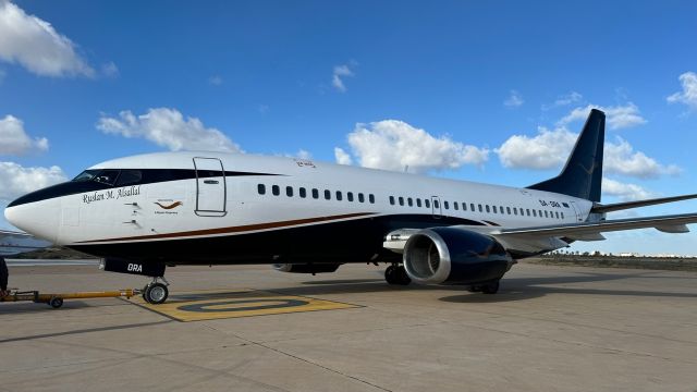 Boeing 737-700 (5A-GRA)