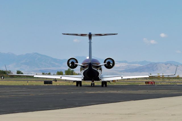 Canadair Regional Jet CRJ-200 (N999YG)