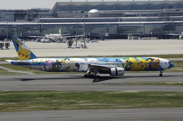 BOEING 777-300 (JA754A) - Landing at Haneda Intl Airport Rwy34L on 2013/05/05 "Pokemon c/s"