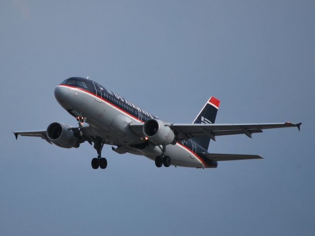 Airbus A319 (N741UW) - Departing runway 36C (photo taken by Hunalink2) - 9/19/09