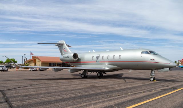 Canadair Challenger 350 (N352VJ)