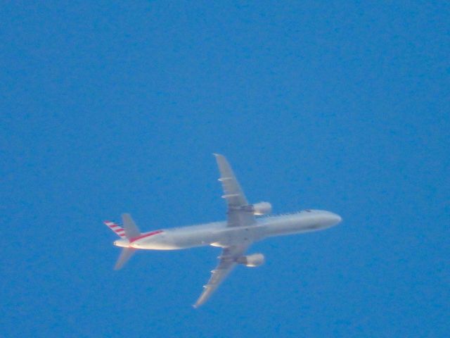 Airbus A321 (N187US) - AAL2184br /LAX-ORDbr /09/20/21