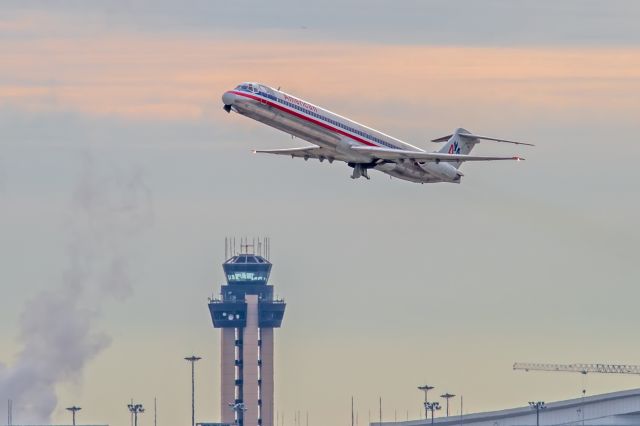 McDonnell Douglas MD-80 —