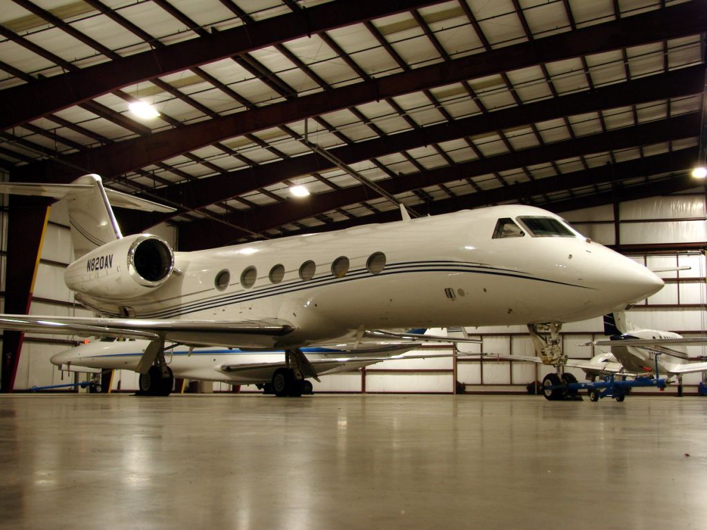 N820AV — - In the hanger