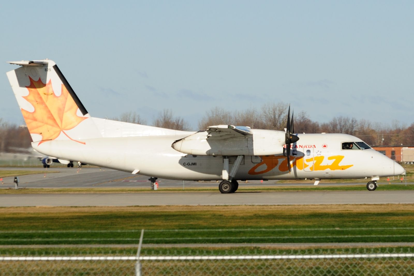 de Havilland Dash 8-100 (C-GJMI)