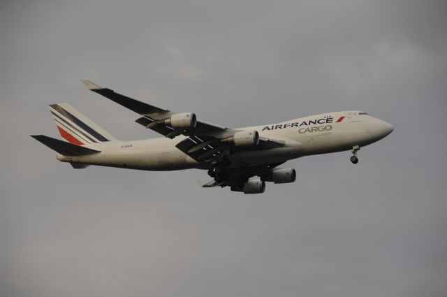 Boeing 747-400 (F-GIUA) - Final Approach to NRT Airport Runway 34L on 2011/10/8