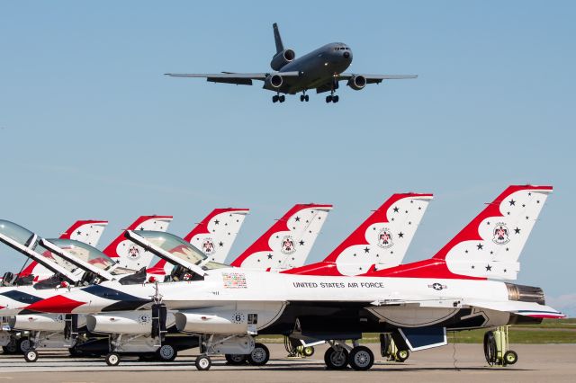 Lockheed F-16 Fighting Falcon (92-3898)