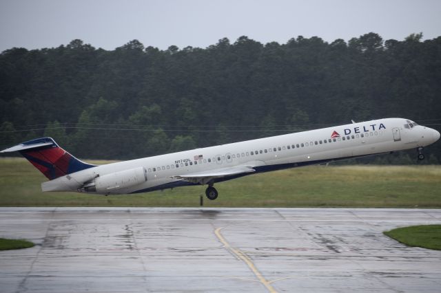 McDonnell Douglas MD-88 (N974DL)