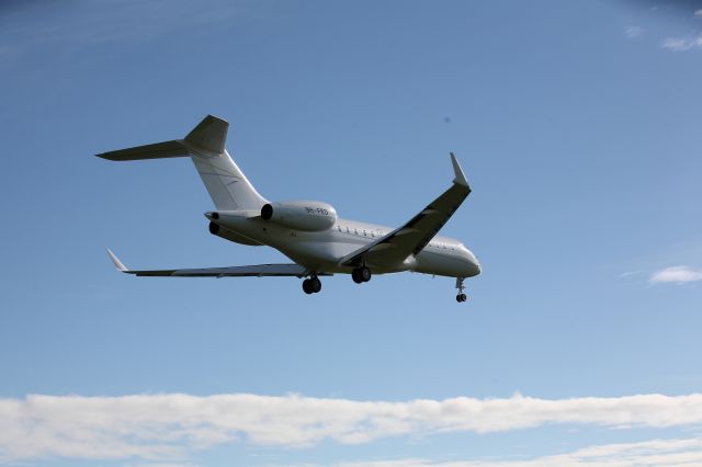 Bombardier Global Express (9H-FED) - Invercargill New Zealand details other picture