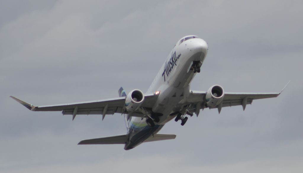 Embraer 175 —