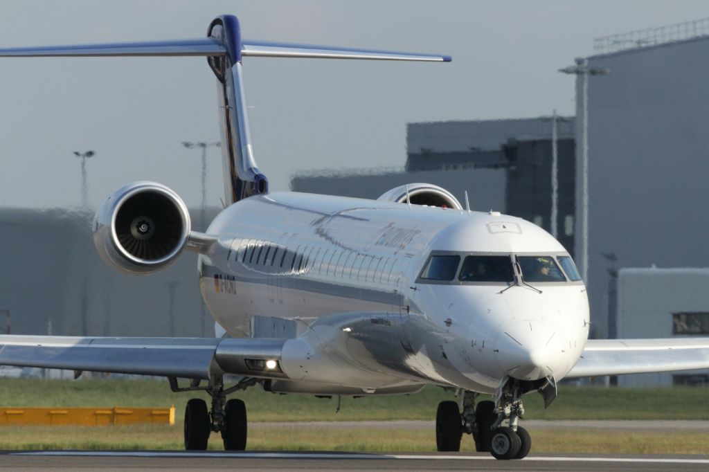 — — - Lining up on runway 027R at LHR.