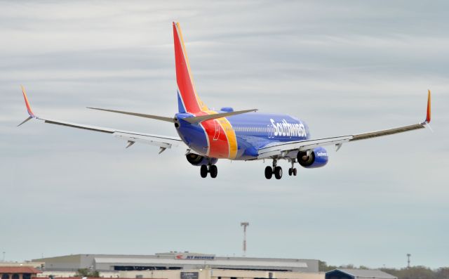 Boeing 737-800 (N8678E)