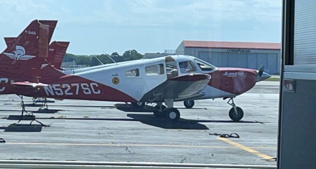 Piper Cherokee (N527SC)