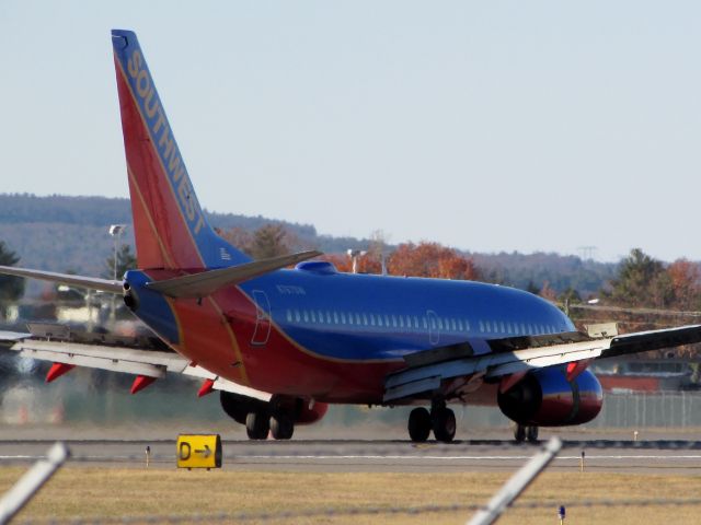 Boeing 737-700 (N767SW)