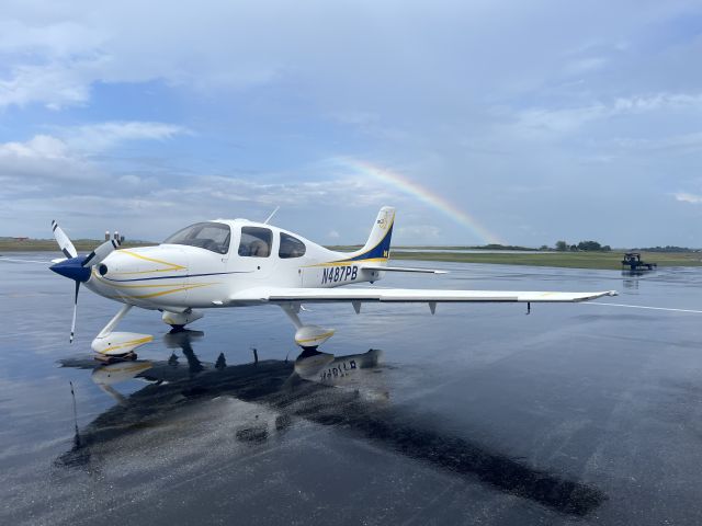 Cirrus SR-22 (N487PB)