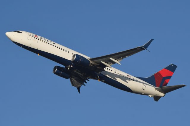 Boeing 737-900 (N841DN)