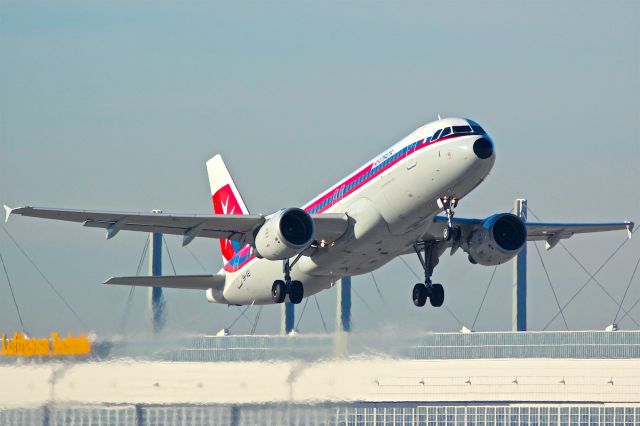 Airbus A320 (9H-AEI)