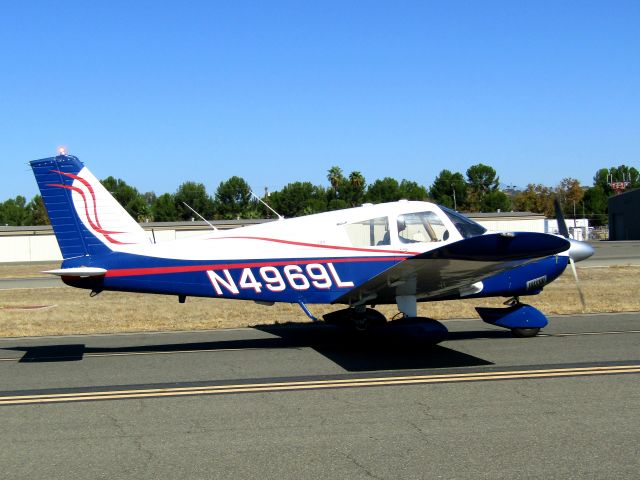Piper Cherokee (N4969L) - Taxiing to RWY 24