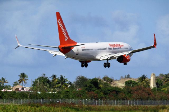 Boeing 737-800 (C-FYJD)