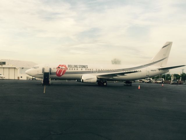 BOEING 737-400 (N802TJ) - Rolling Stones 