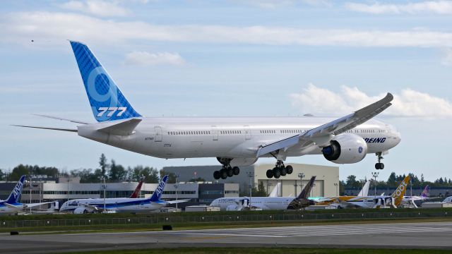 BOEING 777-9 (N779XY) - BOE3 from KVCV on short final to Rwy 16R on 10.16.21. (B777-9 / ln 1581 / cn 65799). 