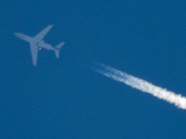 Bombardier Challenger 300 (N302JE) - 09/05/22