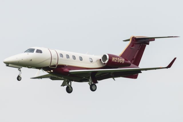 Embraer Phenom 300 (N29GS)