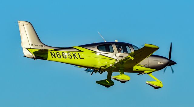 Cirrus SR-22 (N665KL) - N665KL 2023 Cirrus SR22 s/n 9273 - North Las Vegas Airport  KVGTbr /Photo: TDelCorobr /December 18, 2024