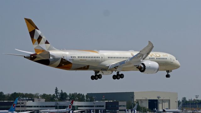 Boeing 787-9 Dreamliner (A6-BLU) - BOE112 on final to Rwy 16R to complete a B1 flight on 8.17.18. (ln 744 / cn 39675).