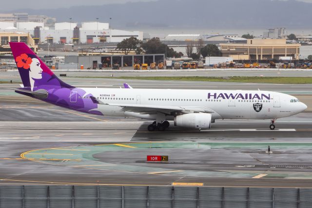 Airbus A330-200 (N395HA)