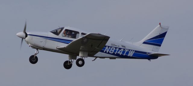 Piper Cherokee (N814TW) - LINDEN AIRPORT-LINDEN, NEW JERSEY, USA-OCTOBER 12, 2022: Seen by RF shortly after taking off from Linden Airport (just south of Newark International Airport) on runway 27, was this single engine Piper Archer II.