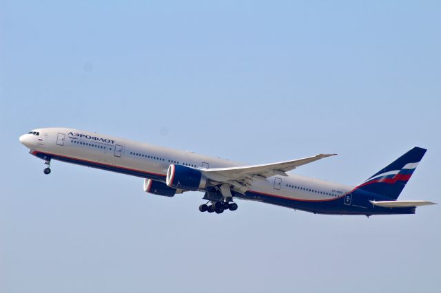 BOEING 777-300 (VP-BGF)