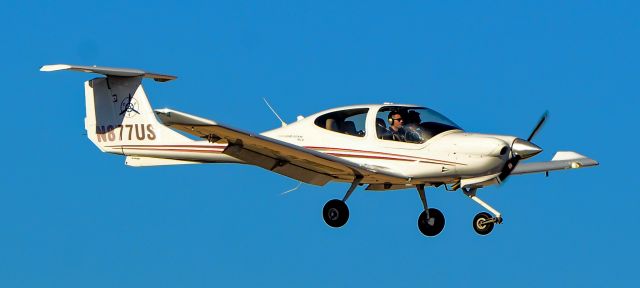 Diamond Star (N877US) - N877US Diamond DA40 Diamond Star XLS - North Las Vegas Airport KVGTbr /Photo: TDelCorobr /October 28, 2022