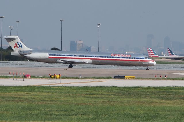 McDonnell Douglas MD-80 (N480AA)