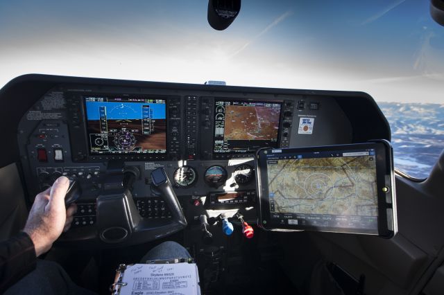 CESSNA T182 Turbo Skylane (N66029) - Cessna T182T Cockpit view of G1000, iPad w/Foreflight and Stratus II over Burns, Colorado