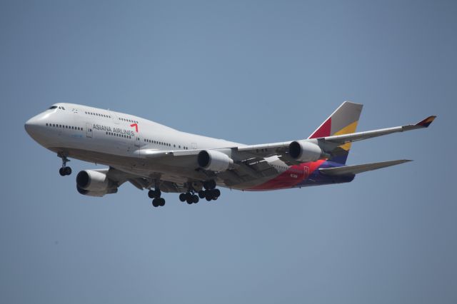 Boeing 747-400 (HL7418) - ON FINAL