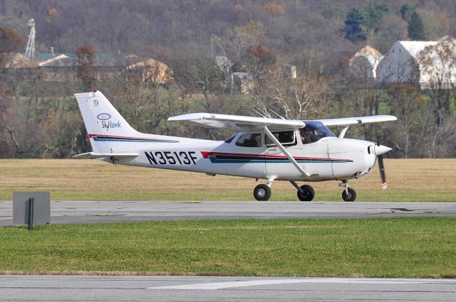 Cessna Skyhawk (N3513F) - Seen at KFDK on 11/7/2009