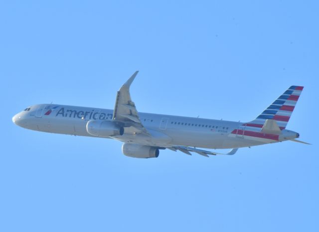 Airbus A321 (N133AN)