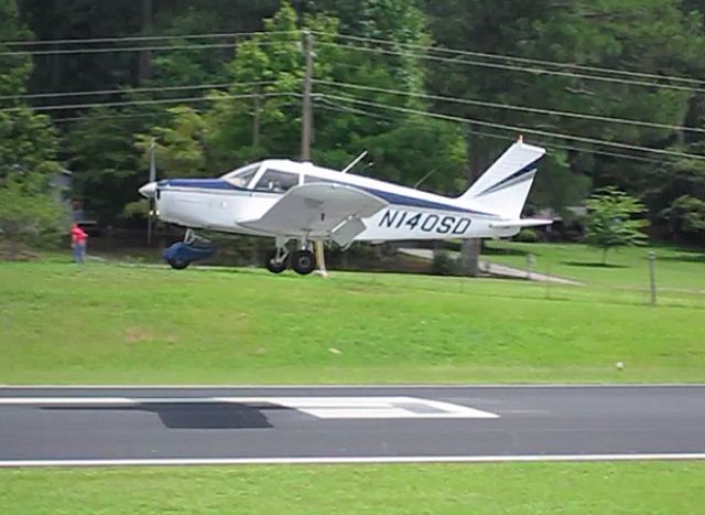 Piper Cherokee (N140SD)