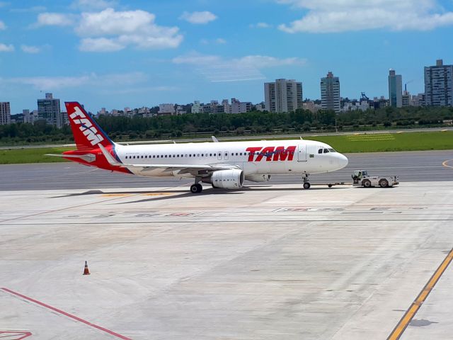 Airbus A320 (PR-TYD)