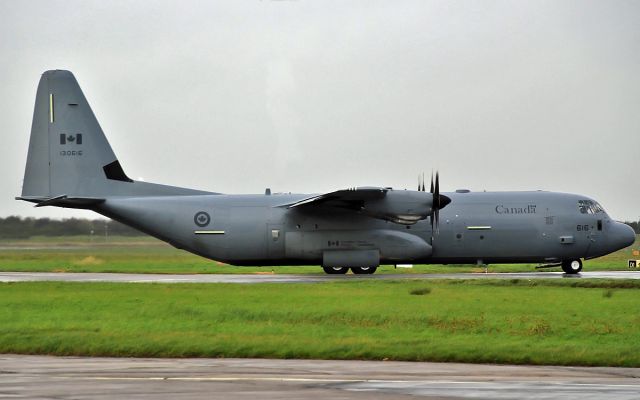 Lockheed C-130 Hercules (13-0616) - canadian forces cc-130j 130616 dep shannon 13/11/13.