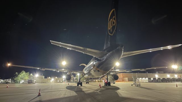 Boeing 757-200 (N448UP) - Rear view of a beautiful UPS Boeing 757-200F at Springfield (SGF)! :) Date - Nov 28, 2022