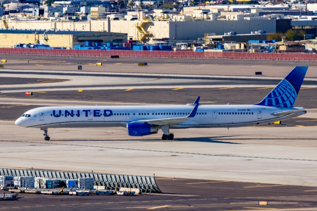 BOEING 757-300 (N74856) - A United Airlines 757-300 taxiing at PHX on 2/9/23 during the Super Bowl rush. Taken with a Canon R7 and Tamron 70-200 G2 lens.