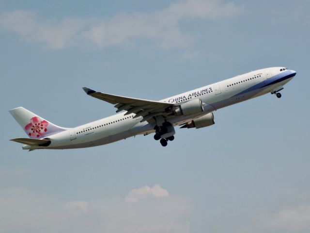 Airbus A330-200 (B-18302)