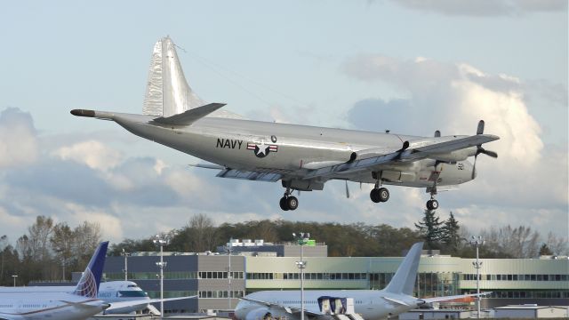 Lockheed P-3 Orion (15-8921) - A USN P-3C Orion (BuNo 158921) on final approach to runway 16R for a touch/go landing on 11/7/12.